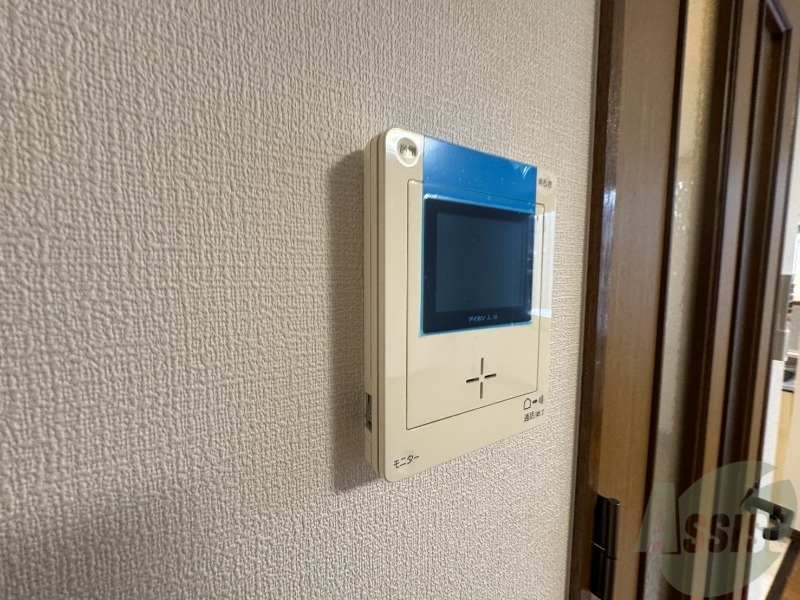 セキュリティ　ＴＶモニター付インターホンです。来客者の顔が見えるので安心！