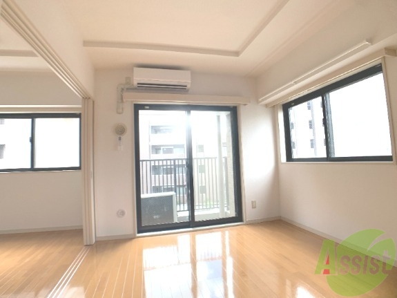 その他部屋・スペース　洋室も明るいお部屋です。すっきり目覚められそうです。