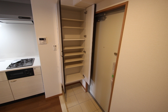 玄関　※別部屋の写真ですす