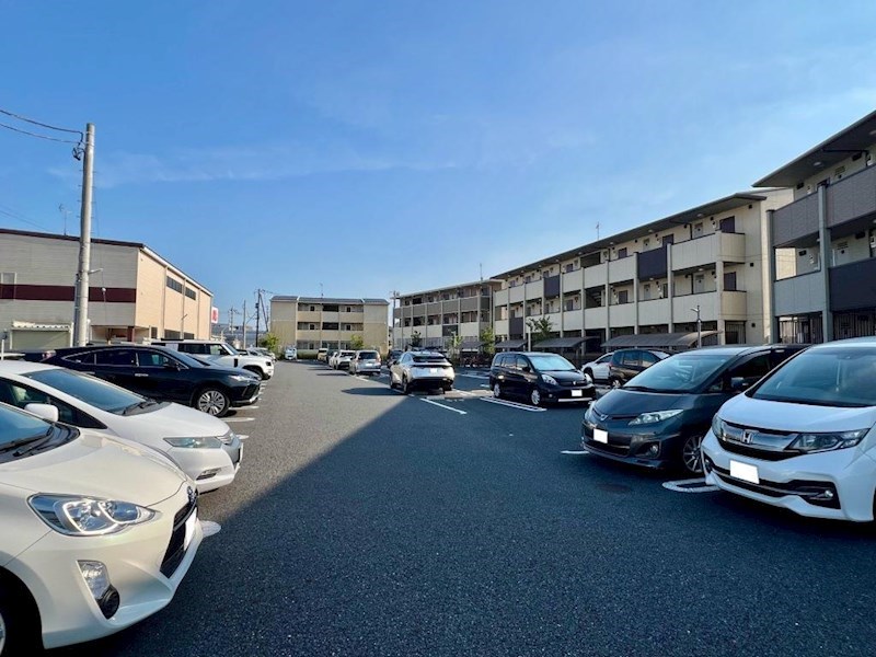 駐車場　敷地内駐車場（空き要確認）