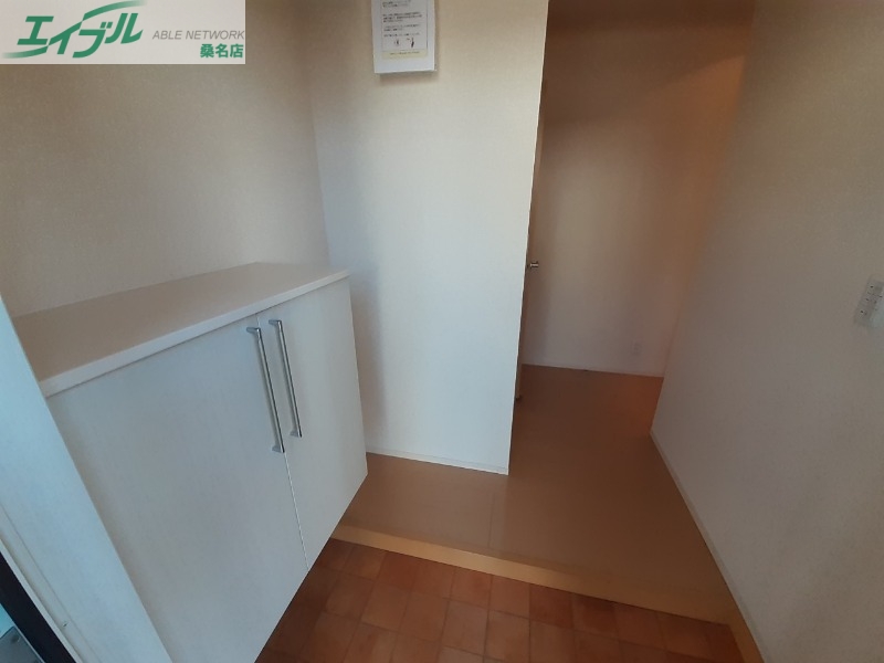 玄関　別部屋反転画像参考