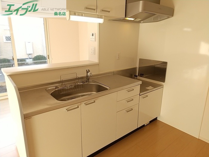 キッチン　別部屋反転画像参考