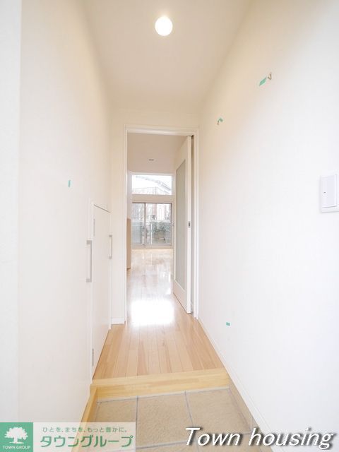 玄関　同物件別部屋写真