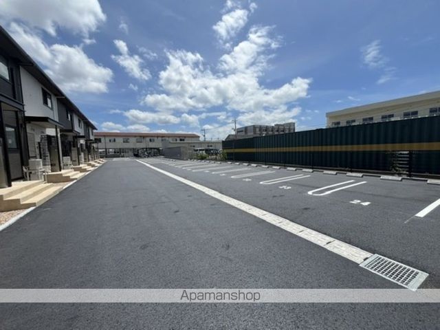 駐車場　駐車場