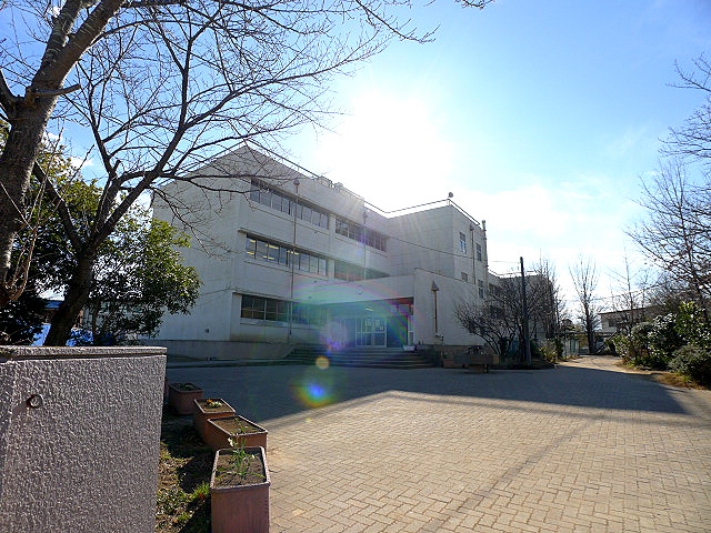 小学校　越谷市立大相模小学校（小学校）まで1190m