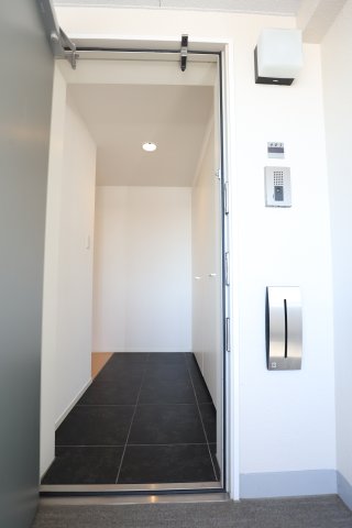 玄関　※別室参考写真