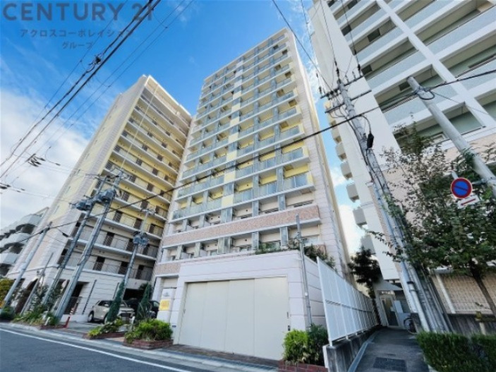 建物外観　防犯カメラ付きで安心！宅配BOX・エレベーター付きで便利！