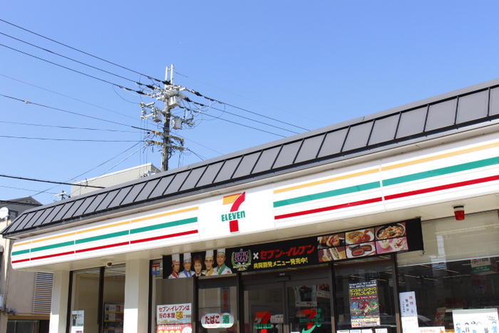 コンビニ　セブンイレブン（コンビニ）まで400m