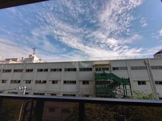 眺望　ORME COURT NIPPORI EAST