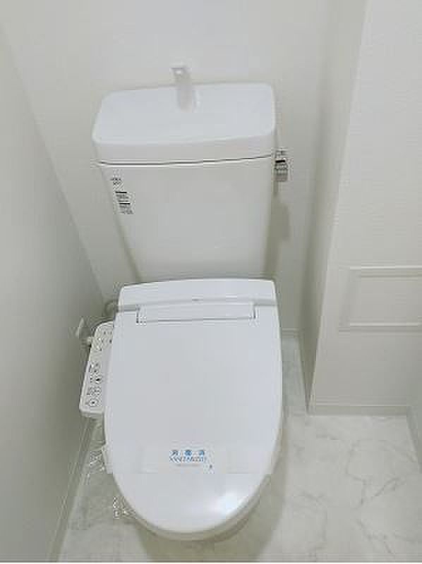 トイレ　※別部屋の参考写真です。
