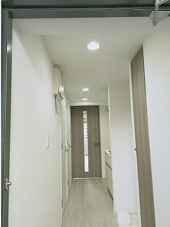 玄関　※別部屋の参考写真です。