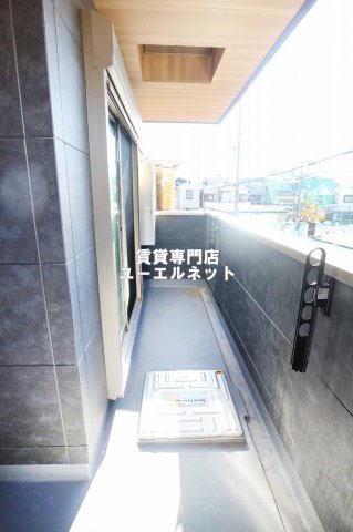 バルコニー　バルコニー付きで採光＆風通し良好！