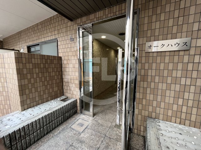 エントランス　オークハウス　エントランス