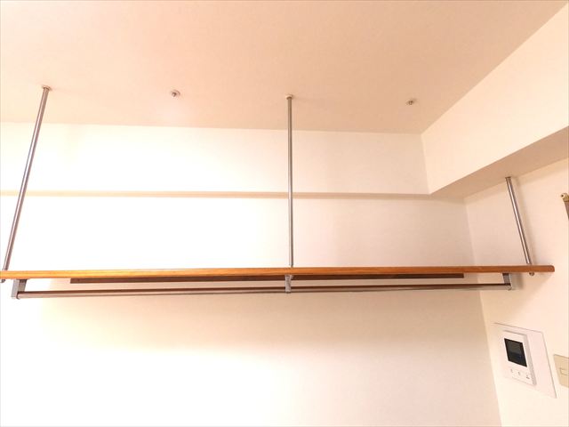 その他　洋室の吊り棚