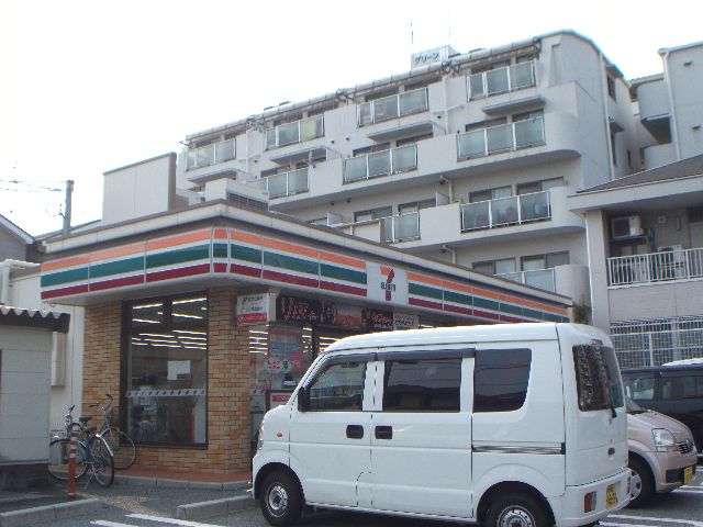 コンビニ　セブンイレブン神戸大和町4丁目店（コンビニ）まで375m