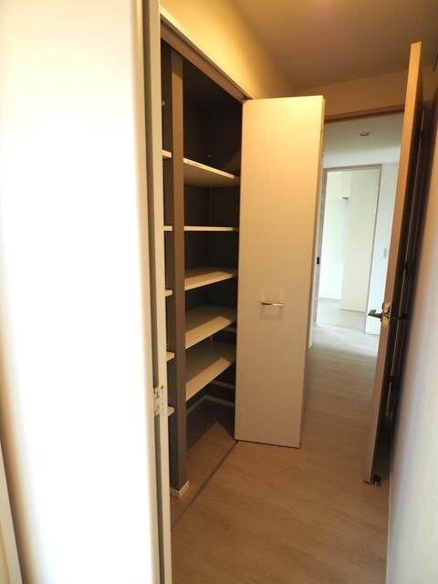 玄関　収納もある玄関です