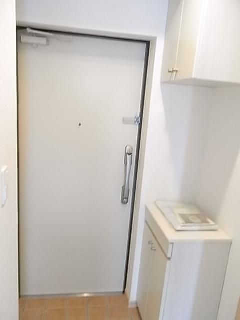 玄関　★★背の高い下駄箱★★
