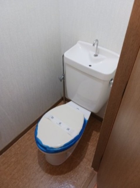 トイレ　別部屋参考写真。