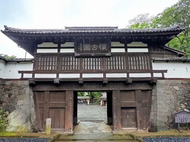 公園　小諸城址　懐古園（公園）まで1200m