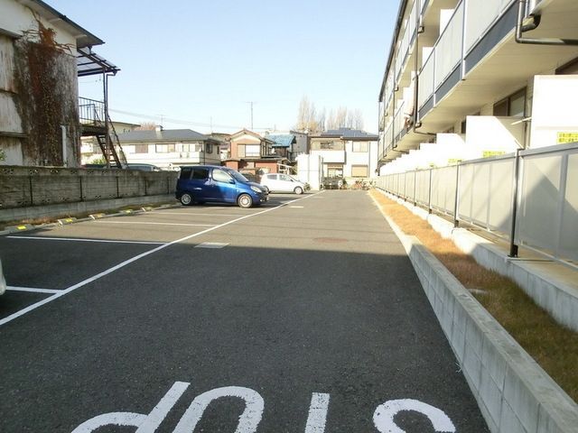 庭　敷地内駐車場