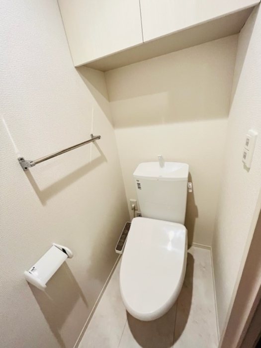 トイレ　温水洗浄暖房便座