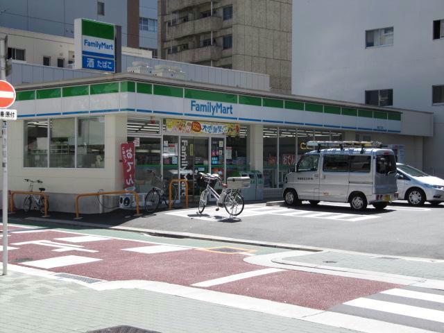 コンビニ　ファミリーマート名古屋栄五丁目店（コンビニ）まで434m