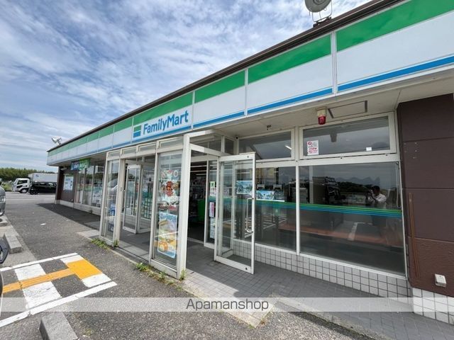 コンビニ　ファミリーマート蒲生鈴店（コンビニ）まで2020m