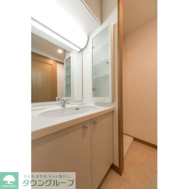 洗面設備　※写真は同タイプ住戸です。