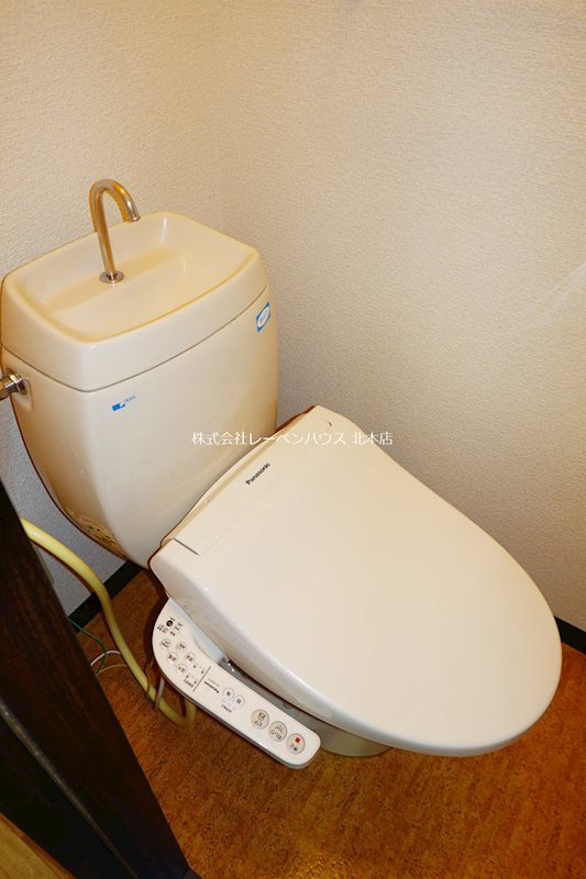 トイレ　レーベンハウス北本店へ　048-590-5757