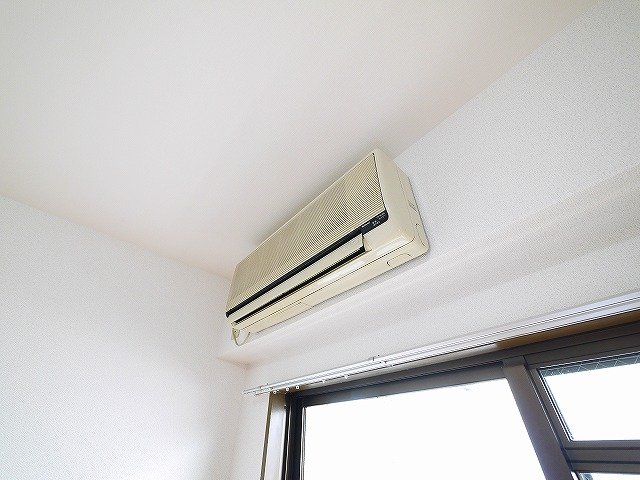 エントランス　落ち着いたエントランスです
