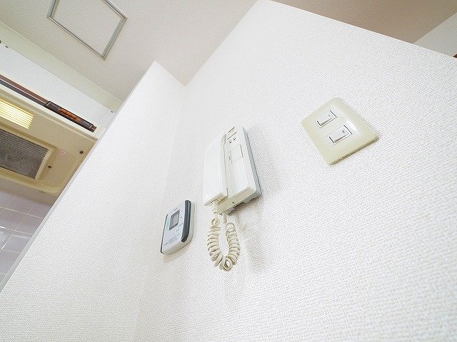 バルコニー　陽当たり良好なバルコニーです