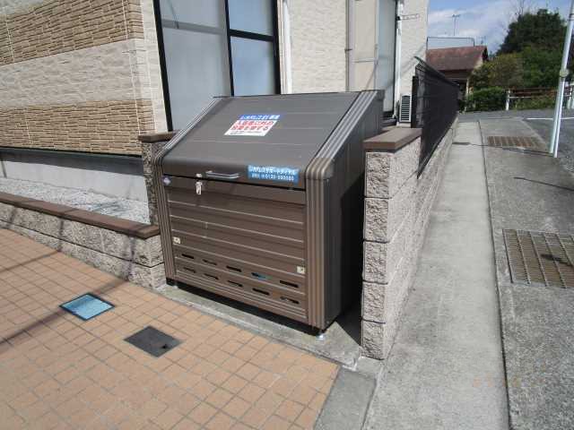ロビー　ゴミ置場