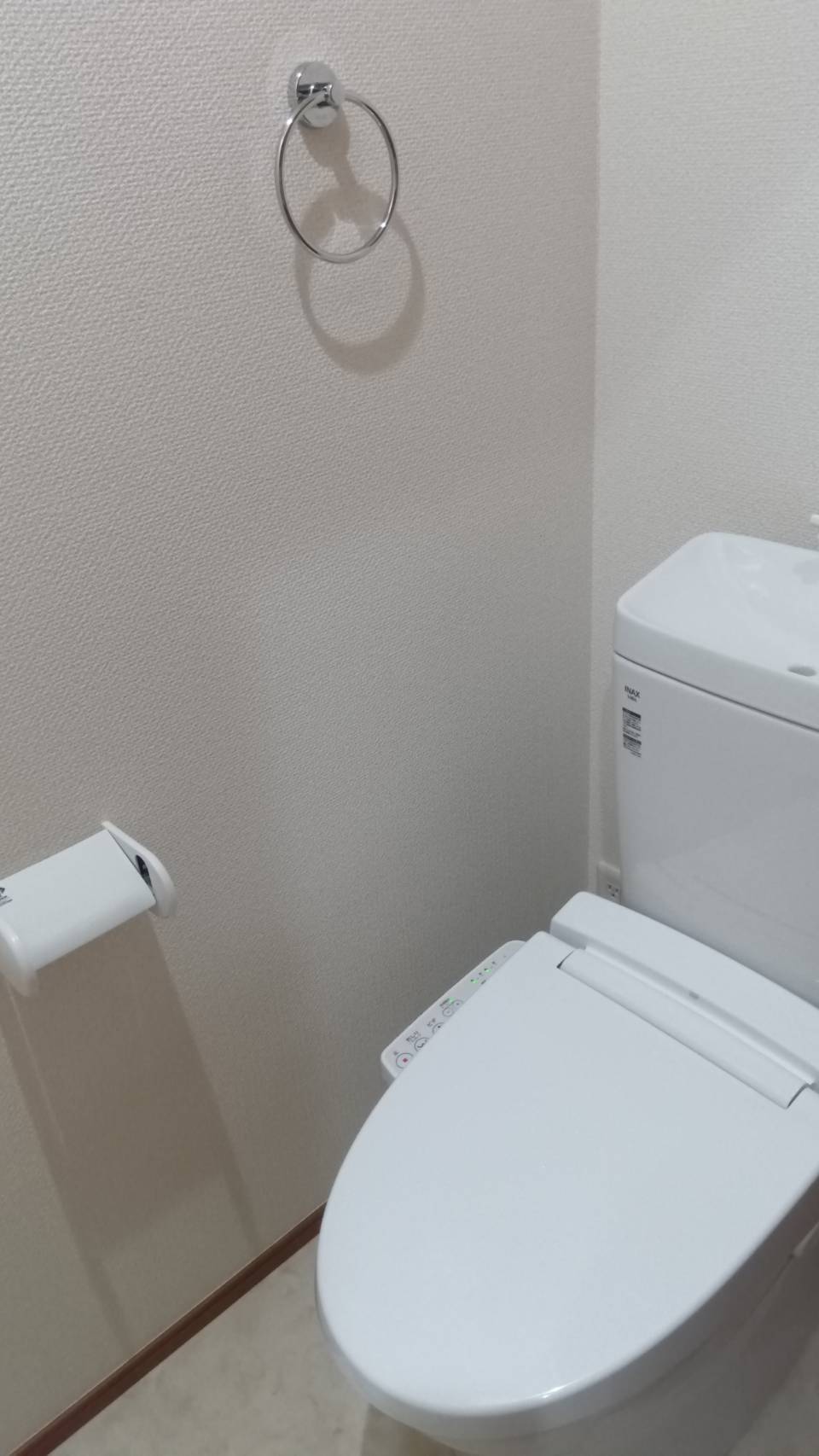 トイレ　清潔感のあるトイレです