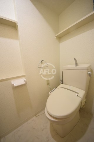 トイレ　パインコート松屋町　温水洗浄便座