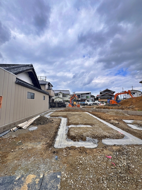 駐車場　外観（建設中）