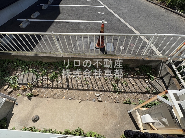 バルコニー　お天気のいい日は外干しもできますね！！