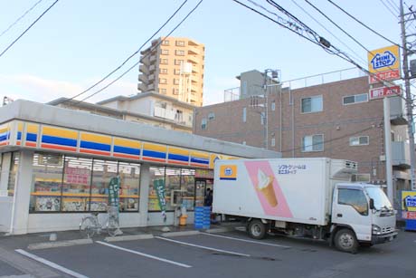 コンビニ　ミニストップ土呂駅前店（コンビニ）まで381m