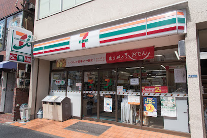 コンビニ　セブン－イレブン大島駅前店（コンビニ）まで300m