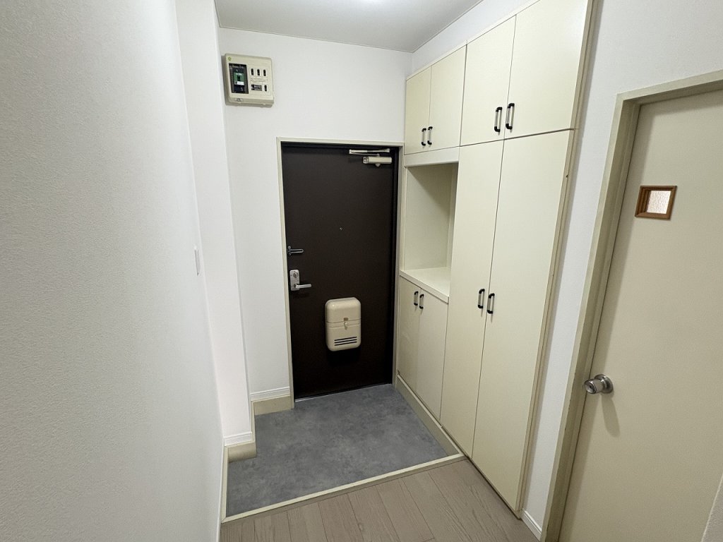 玄関　玄関　大型シューズＢＯＸあり