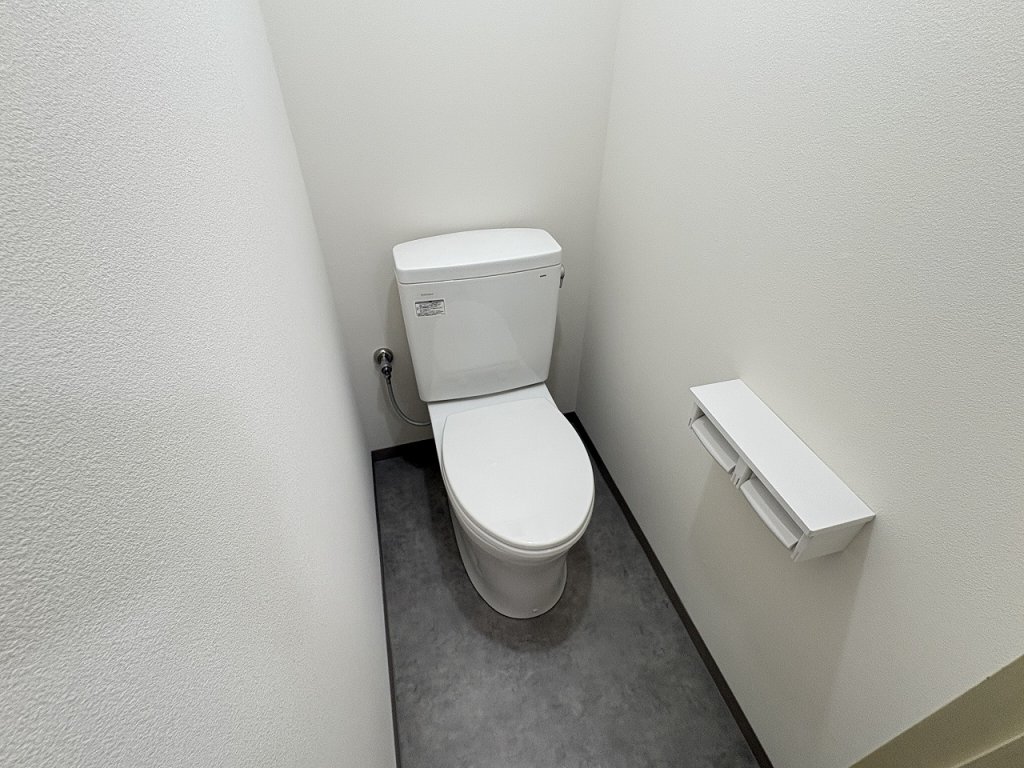 トイレ　トイレも新品です。