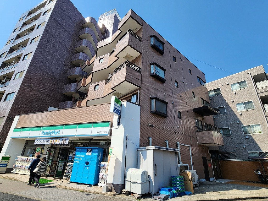 建物外観　ＨＯＴＯＤＡビル　ＮＴＴインターネット接続可　１Ｆファミマ