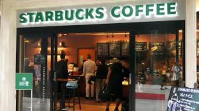 飲食店　スターバックスコーヒー白金高輪店（飲食店）まで760m