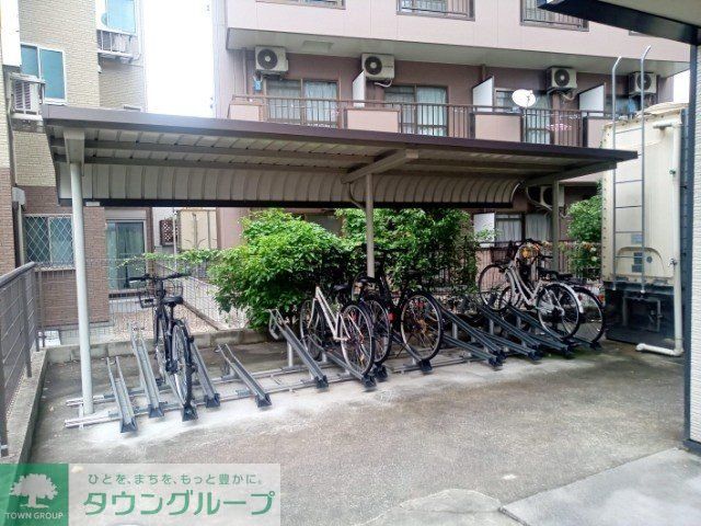 その他　屋根付き駐輪場