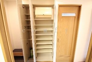 玄関　シューズボックス