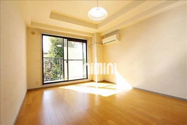 居室・リビング　日当たり良好なお部屋です
