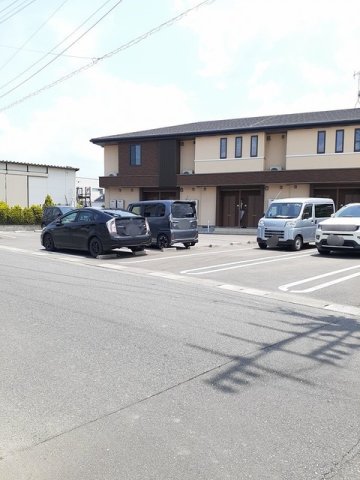 駐車場　駐車スペースもあります☆