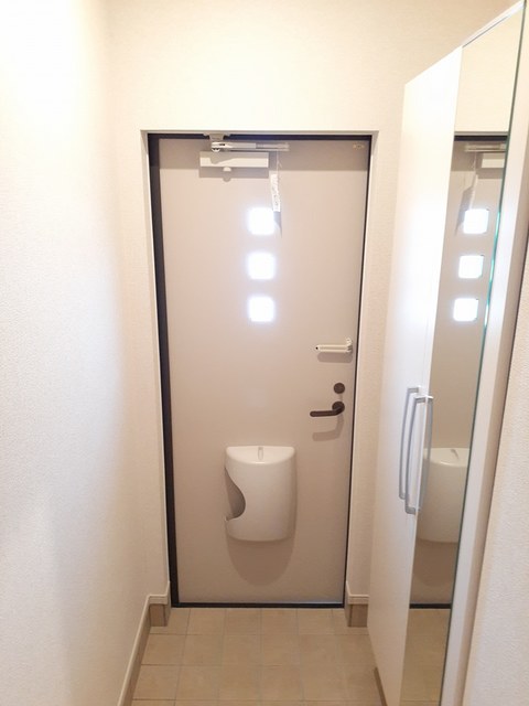 玄関　シューズボックス付きの玄関です★