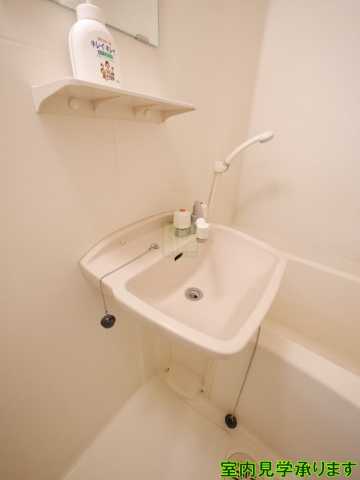 洗面設備　別部屋の画像になります。