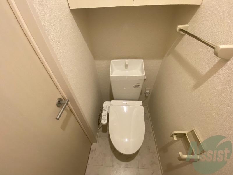 トイレ　清潔感のあるトイレで、嬉しいウォシュレット付き。