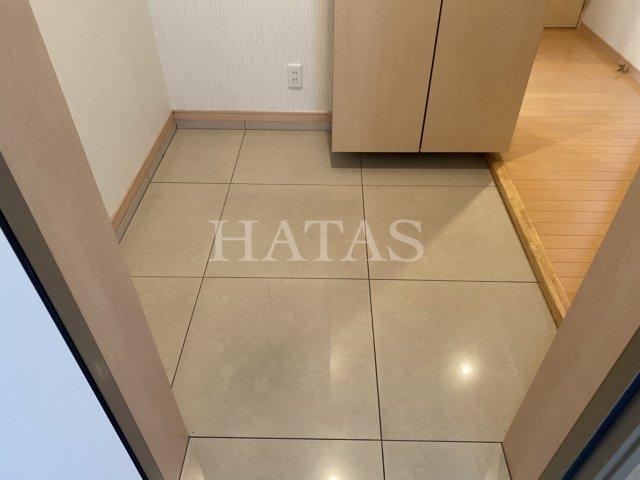 玄関　同物件別部屋です。